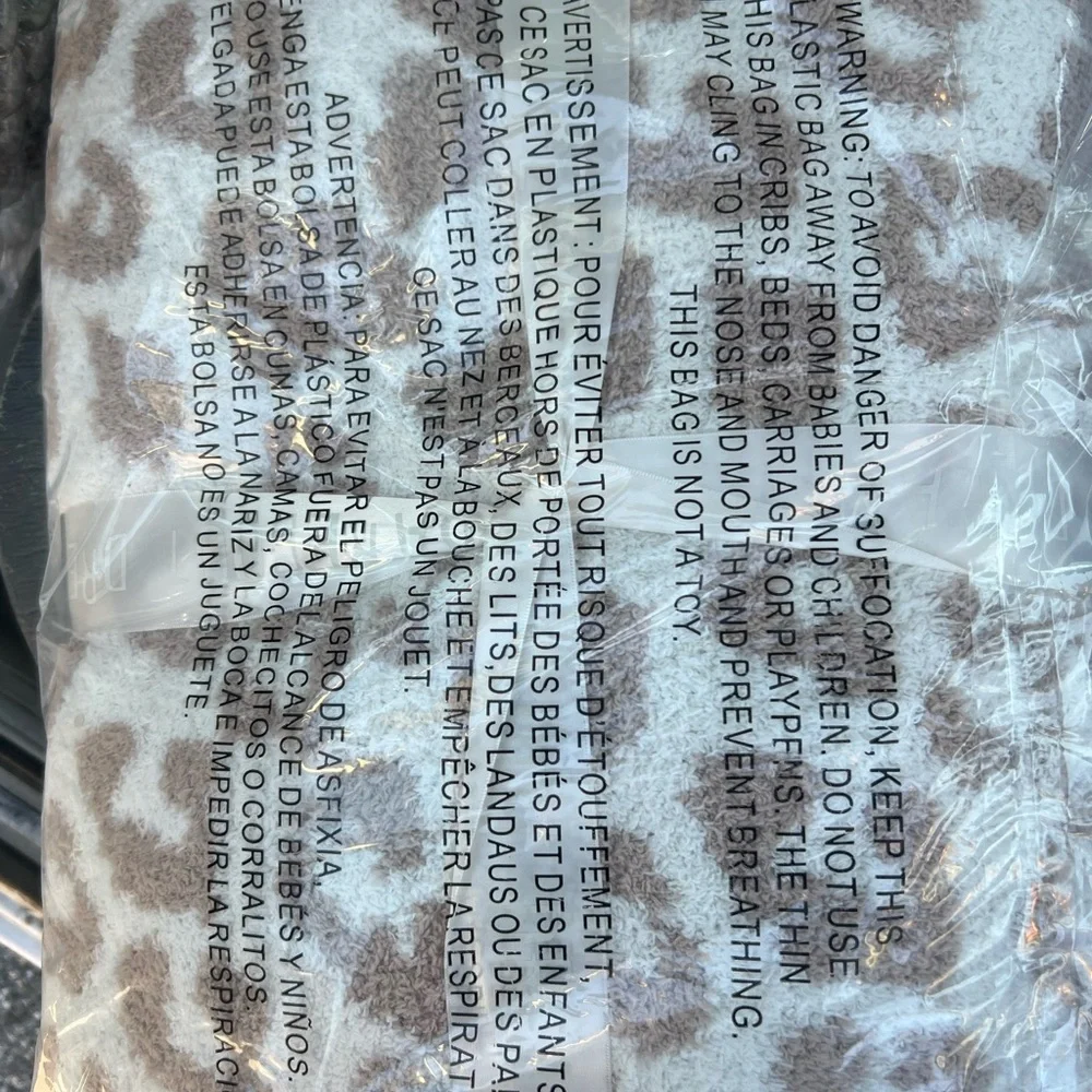 Barefoot Dreams Cozy Chic Tan Cream Animal Print Blanket::45 x 60::NWT::